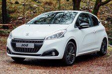 peugeot-208-black-edition.jpg