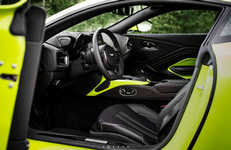 ASTON MARTIN VANTAGE INTERIOR.png