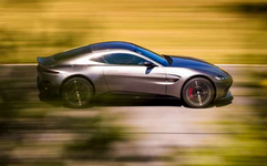 ASTON MARTIN VANTAGE PEQUENA EXTERNA.png