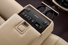 LEXUS  E S  350 DET INTERNO TRASEIRO.png