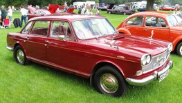 BMC Austin_3-Litre_at_Glamis.jpg