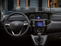 Lancia-nUOVA Ypsilon-INS.jpg